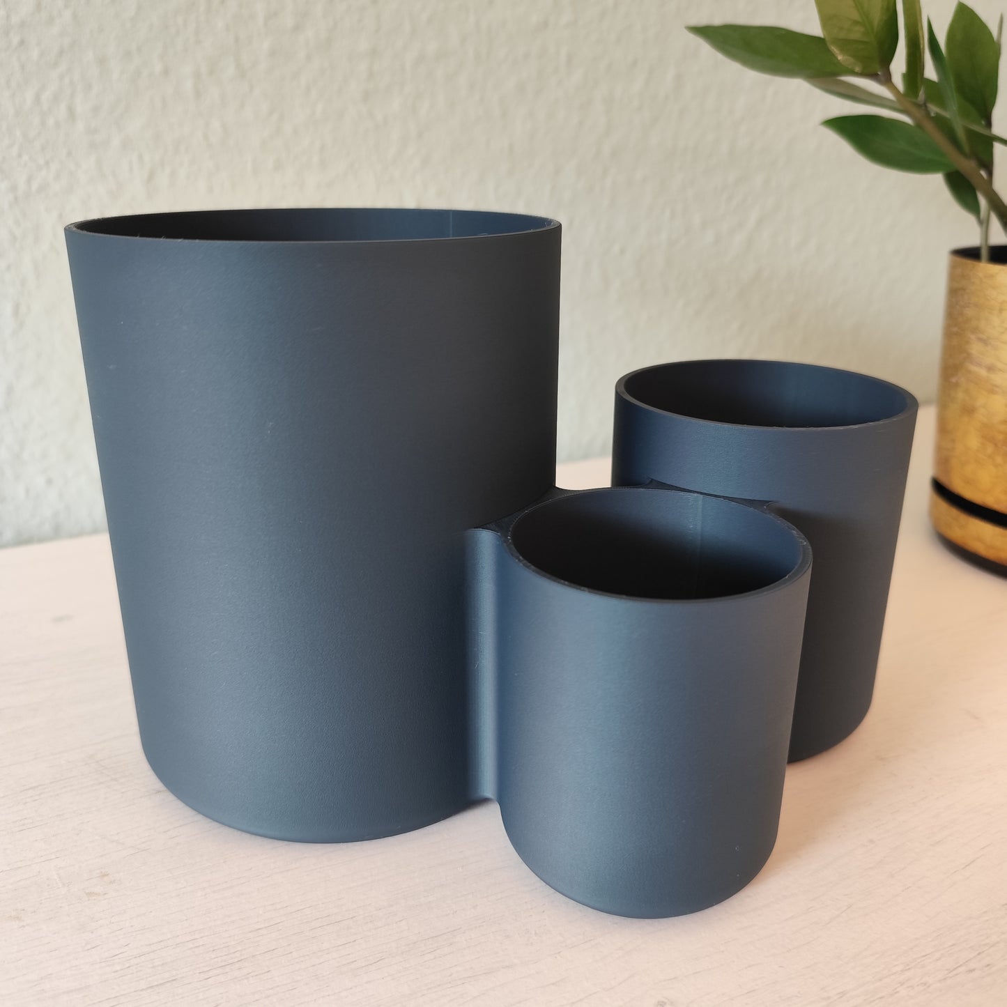 Moderner Utensilienhalter mit drei Fächern 28 Farben PLA